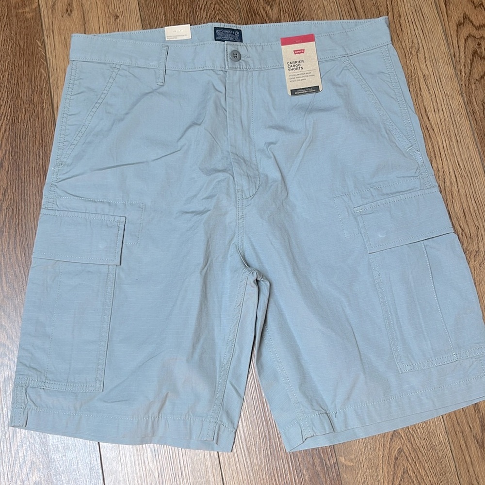 Brand new Levi’s cargo shorts